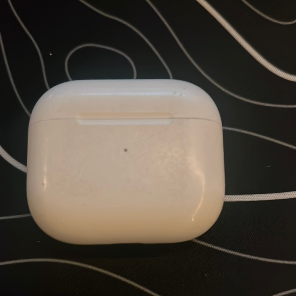 Airpod gen 3 case (used)